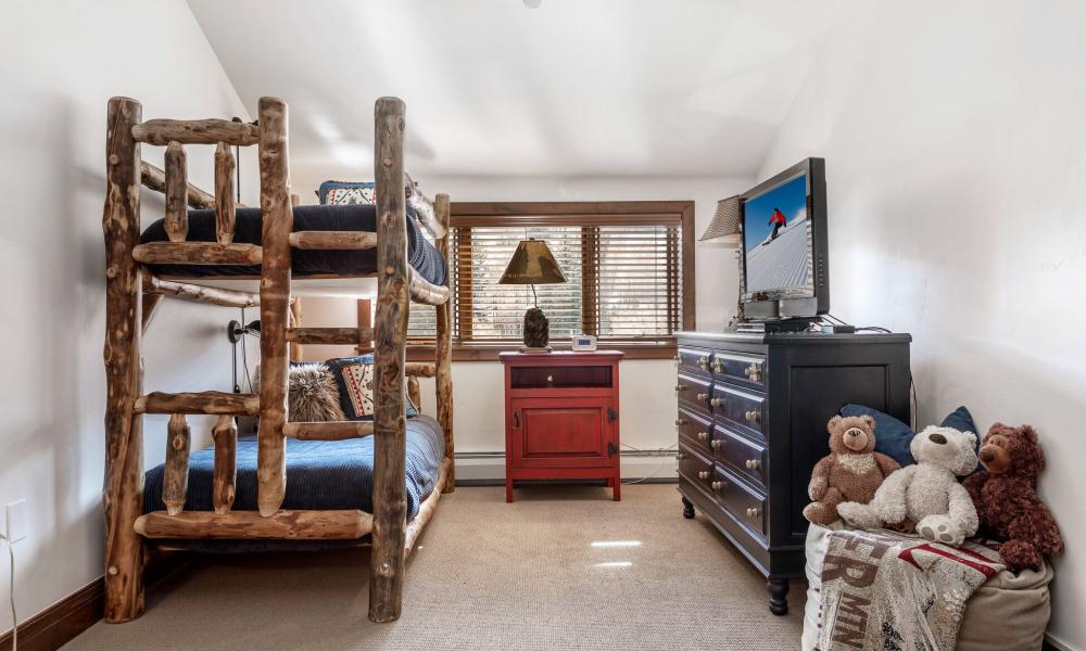 Snowcloud Lodge Luxury Slopeside location at the base of Bachelor Gulch!